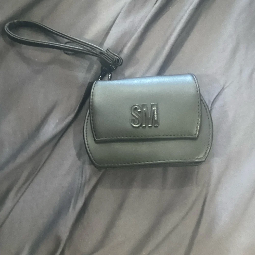NWOT Steve Madden Wallet With Strap - Picture 5 of 5
